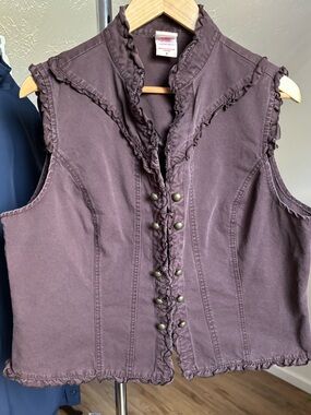 y2k Western steampunk brown vest with ruffles and hook closure, size ladies 18